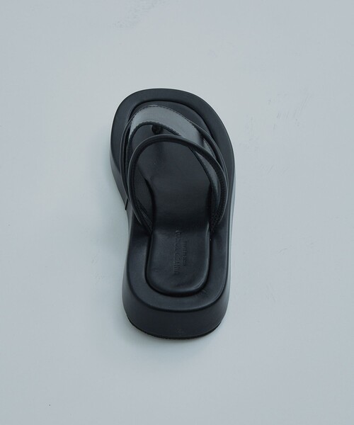 UNITED TOKYO（ユナイテッドトウキョウ）の「フラットフレームサンダル（サンダル・レディース・ホワイト/ブラック/その他2・23.5cm/24.5cm）」の9枚目の写真