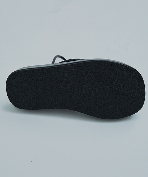 UNITED TOKYO（ユナイテッドトウキョウ）の「フラットフレームサンダル（サンダル・レディース・ホワイト/ブラック/その他2・23.5cm/24.5cm）」の10枚目の写真
