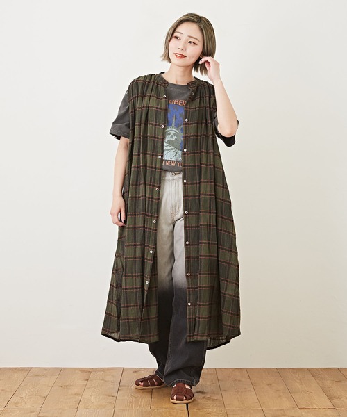 CUBE SUGAR(キューブシュガー)の「天竺カットソーピグメント染半袖グラフィックTシャツ(Tシャツ/カットソー・レディース・チャコールグレー/ベージュ/ピンク/ブルー・M)」の5枚目の写真