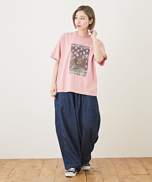 CUBE SUGAR(キューブシュガー)の「天竺カットソーピグメント染半袖グラフィックTシャツ(Tシャツ/カットソー・レディース・チャコールグレー/ベージュ/ピンク/ブルー・M)」の17枚目の写真