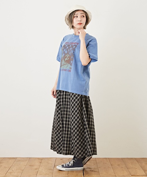 CUBE SUGAR(キューブシュガー)の「天竺カットソーピグメント染半袖グラフィックTシャツ(Tシャツ/カットソー・レディース・チャコールグレー/ベージュ/ピンク/ブルー・M)」の21枚目の写真