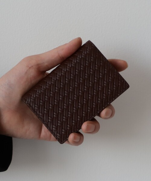 BEAMS HEART（ビームスハート）の「【ユニセックス】メッシュ 型押し レザー 名刺入れ（名刺入れ・メンズ・ブラック/ダークブラウン・ONE SIZE）」の2枚目の写真