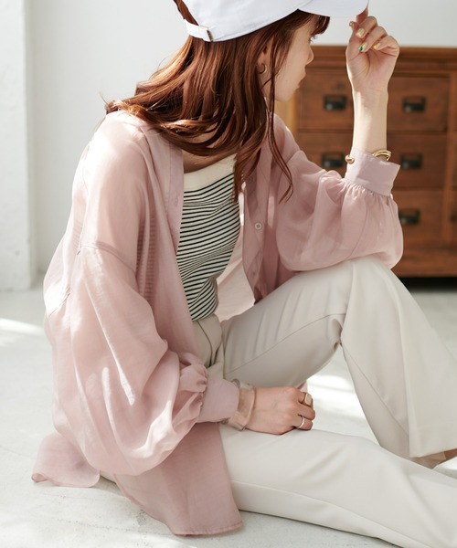 DISCOAT（ディスコート）の「シアーバンドカラーシャツ（シャツ/ブラウス・レディース・ブラック/オフホワイト/グリーン/ピンクベージュ・FREE）」の4枚目の写真