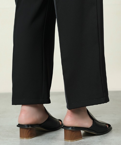 Futier land（フューティアランド）の「スクエアトゥフェイクウッドヒールサンダル（サンダル・レディース・ブラック/アイボリー・40/38/39/36/37）」の10枚目の写真