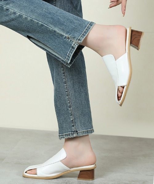 Futier land（フューティアランド）の「スクエアトゥフェイクウッドヒールサンダル（サンダル・レディース・ブラック/アイボリー・40/38/39/36/37）」の14枚目の写真