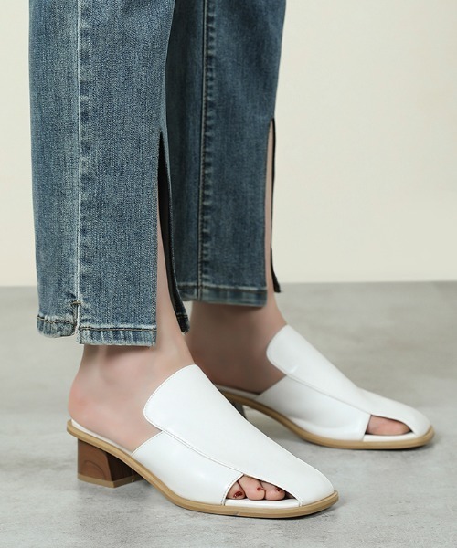 Futier land（フューティアランド）の「スクエアトゥフェイクウッドヒールサンダル（サンダル・レディース・ブラック/アイボリー・40/38/39/36/37）」の5枚目の写真