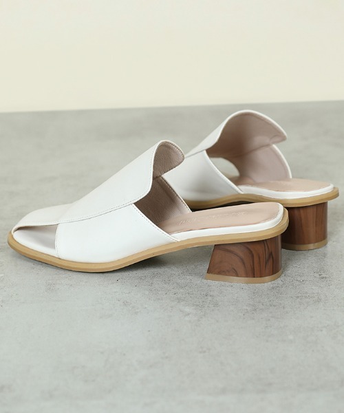 Futier land（フューティアランド）の「スクエアトゥフェイクウッドヒールサンダル（サンダル・レディース・ブラック/アイボリー・40/38/39/36/37）」の17枚目の写真