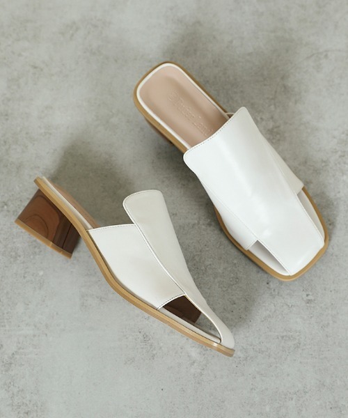 Futier land（フューティアランド）の「スクエアトゥフェイクウッドヒールサンダル（サンダル・レディース・ブラック/アイボリー・40/38/39/36/37）」の4枚目の写真