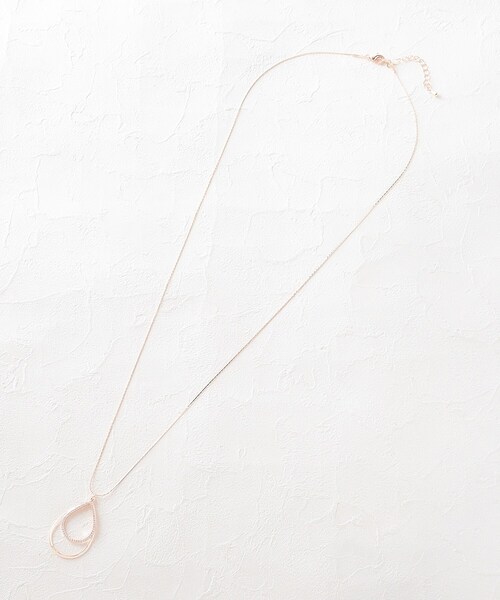 SHOO・LA・RUE(シューラルー)の「◆Wしずくロングネックレス(ネックレス・レディース・シルバー/ゴールド/ベビーピンク・00)」の6枚目の写真