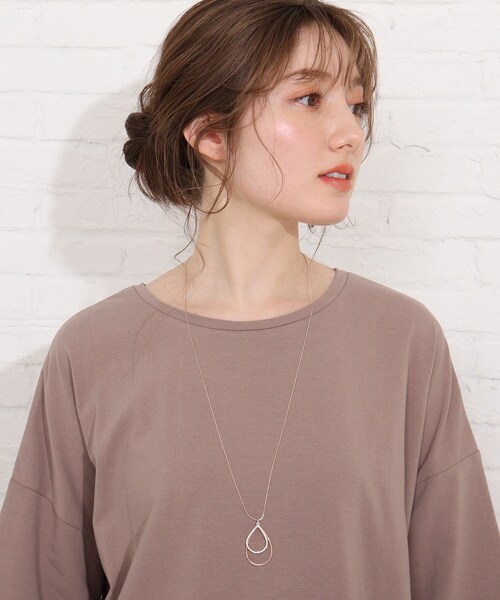 SHOO・LA・RUE(シューラルー)の「◆Wしずくロングネックレス(ネックレス・レディース・シルバー/ゴールド/ベビーピンク・00)」の5枚目の写真