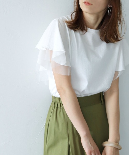 HER CLOSET（ハークローゼット）の「【shemoshelly】チュールフレア袖フレンチトップス（Tシャツ/カットソー・レディース・チャコールグレー/ブラック/オフホワイト/グレイッシュベージュ・M）」の2枚目の写真