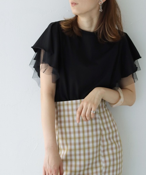 HER CLOSET（ハークローゼット）の「【shemoshelly】チュールフレア袖フレンチトップス（Tシャツ/カットソー・レディース・チャコールグレー/ブラック/オフホワイト/グレイッシュベージュ・M）」の9枚目の写真