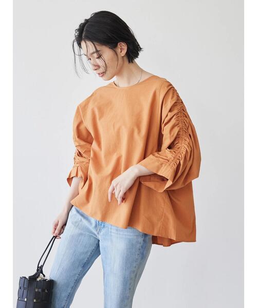 AMERICAN HOLIC(アメリカンホリック)の「Vネック袖ギャザーブラウス(シャツ/ブラウス・レディース・ブラック/オフホワイト/オレンジ・M/L)」の3枚目の写真