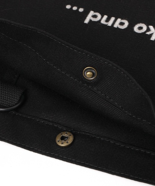 niko and...(ニコアンド)の「オリジナルニコロゴ刺繍サコッシュバッグ【ニコロゴトート】(ショルダーバッグ・レディース・ブラック/オフホワイト/セージグリーン・0)」の13枚目の写真