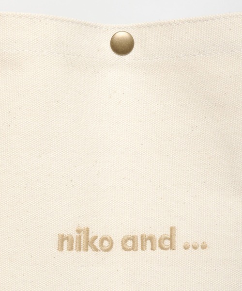 niko and...(ニコアンド)の「オリジナルニコロゴ刺繍サコッシュバッグ【ニコロゴトート】(ショルダーバッグ・レディース・ブラック/オフホワイト/セージグリーン・0)」の21枚目の写真