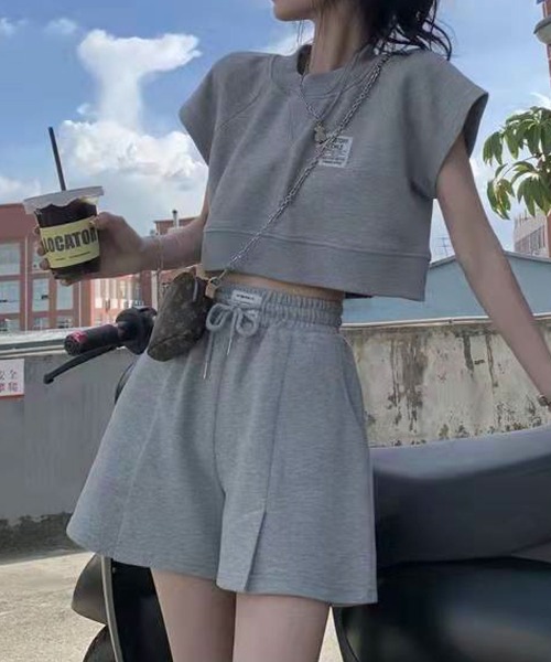 meJane（ミージェーン）の「ミニ裏毛ドロストTシャツ+ハーフパンツ 2点セット【ZOZOTOWN限定】（セットアップ・レディース・グレー・FREE）」の7枚目の写真