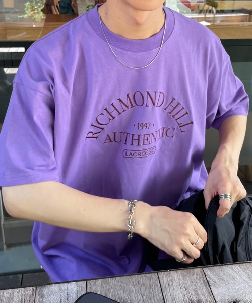 DISCOAT（ディスコート）の「アーチロゴ刺繍クラブTシャツ（Tシャツ/カットソー・レディース・パープル/ブラウン/オフホワイト・FREE）」の3枚目の写真