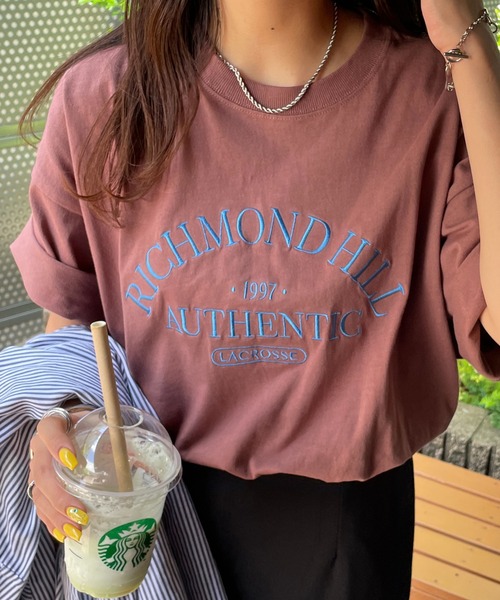 DISCOAT（ディスコート）の「アーチロゴ刺繍クラブTシャツ（Tシャツ/カットソー・レディース・パープル/ブラウン/オフホワイト・FREE）」の2枚目の写真