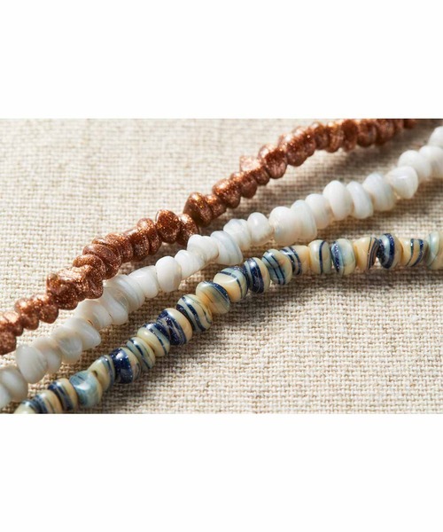 IEDIT（イディット）の「ＩＥＤＩＴ　Ｍａｄｅ　ｉｎ　Ｉｎｄｉａ　ハンドメイドビーズの繊細ネックレス（ネックレス・レディース・ホワイト系その他/オレンジ系その他/ブルー系その他・ONE SIZE）」の7枚目の写真