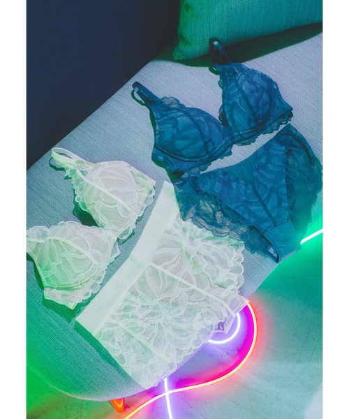 Chut！ INTIMATES（シュットインティメイツ）の「ドレスイージーブラ ビキニショーツ (C386)（ショーツ・レディース・アイボリー/ネイビー/ローズ/オレンジ/ライトブラウン/ダークグリーン・M/L）」の8枚目の写真