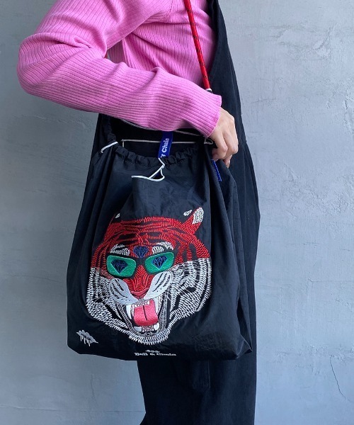 Ball&Chain（ボールアンドチェーン）の「[BALL&CHAIN/ボールアンドチェーン] MULGA TORA 刺繍デザインナイロントートバッグ（トートバッグ・レディース・ブラック・M）」の11枚目の写真