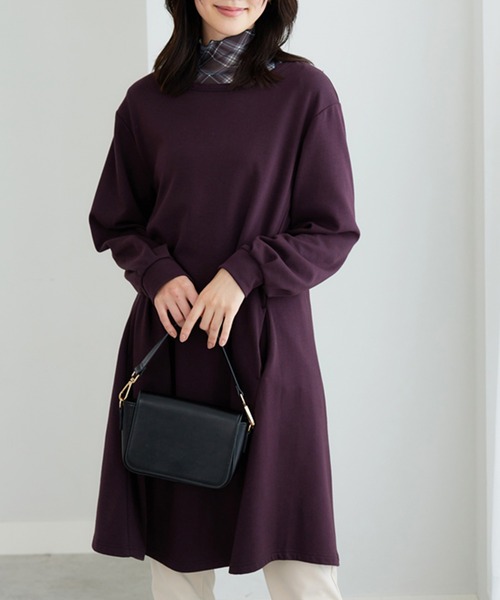 BELLUNA PLUS（ベルーナ）の「吸湿発熱ポンチ素材チュニックワンピース（ワンピース・レディース・ターコイズブルー/キャメル/ワイン/チャコール/マスタード/ブルー/イエロー系/ターコイズブルー系/ワイン系/ブラック系その他/オレンジ・LARGE/X-LARGE/MEDIUM）」の10枚目の写真