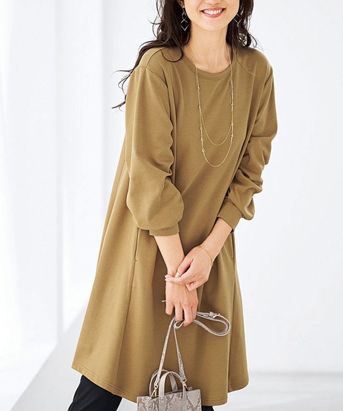 BELLUNA PLUS（ベルーナ）の「吸湿発熱ポンチ素材チュニックワンピース（ワンピース・レディース・ターコイズブルー/キャメル/ワイン/チャコール/マスタード/ブルー/イエロー系/ターコイズブルー系/ワイン系/ブラック系その他/オレンジ・LARGE/X-LARGE/MEDIUM）」の7枚目の写真