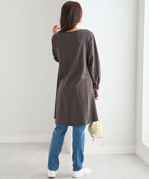 BELLUNA PLUS（ベルーナ）の「吸湿発熱ポンチ素材チュニックワンピース（ワンピース・レディース・ターコイズブルー/キャメル/ワイン/チャコール/マスタード/ブルー/イエロー系/ターコイズブルー系/ワイン系/ブラック系その他/オレンジ・LARGE/X-LARGE/MEDIUM）」の17枚目の写真