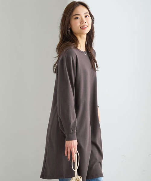 BELLUNA PLUS（ベルーナ）の「吸湿発熱ポンチ素材チュニックワンピース（ワンピース・レディース・ターコイズブルー/キャメル/ワイン/チャコール/マスタード/ブルー/イエロー系/ターコイズブルー系/ワイン系/ブラック系その他/オレンジ・LARGE/X-LARGE/MEDIUM）」の12枚目の写真