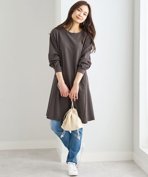 BELLUNA PLUS（ベルーナ）の「吸湿発熱ポンチ素材チュニックワンピース（ワンピース・レディース・ターコイズブルー/キャメル/ワイン/チャコール/マスタード/ブルー/イエロー系/ターコイズブルー系/ワイン系/ブラック系その他/オレンジ・LARGE/X-LARGE/MEDIUM）」の13枚目の写真