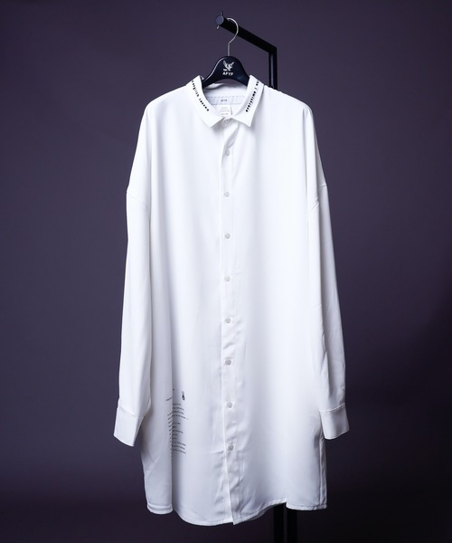 AFYF（エーエフワイエフ）の「AFYFLONG SHIRT/ビッグシルエット ロングシャツ（シャツ/ブラウス・メンズ・オフホワイト/グレー/ホワイト×ブラック/ブラック/レッド・FREE）」の2枚目の写真