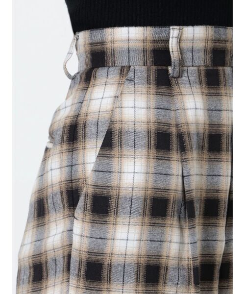 EMODA(エモダ)の「ルーズスラックスパンツ(スラックス・レディース・ブラック/ピンク/その他・SMALL/MEDIUM)」の4枚目の写真