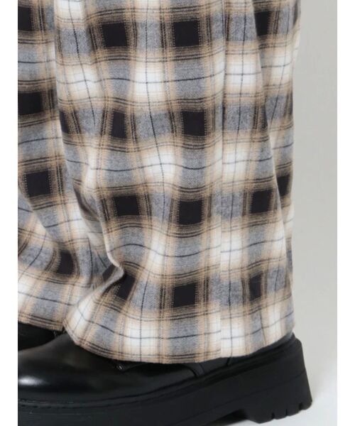 EMODA(エモダ)の「ルーズスラックスパンツ(スラックス・レディース・ブラック/ピンク/その他・SMALL/MEDIUM)」の17枚目の写真