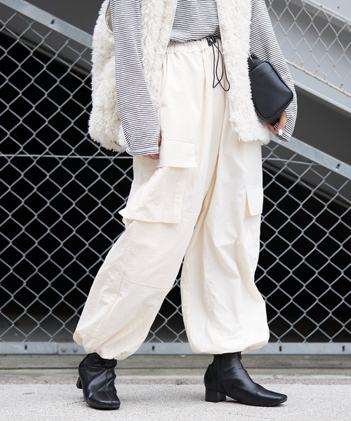 etsinta（エシンタ）の「【etsinta/エシンタ】ナイロンパラシュートパンツ（その他パンツ・レディース・ブラック/オフホワイト/カーキ・ONE SIZE）」の2枚目の写真