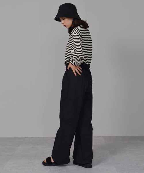 Auntie Rosa(アンティローザ)の「【Shoowtime】ワイド カーゴ パンツ wide cargo pants(カーゴパンツ・レディース・ブラック/チャコールグレー・SMALL/LARGE/MEDIUM)」の2枚目の写真