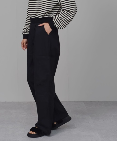 Auntie Rosa(アンティローザ)の「【Shoowtime】ワイド カーゴ パンツ wide cargo pants(カーゴパンツ・レディース・ブラック/チャコールグレー・SMALL/LARGE/MEDIUM)」の5枚目の写真