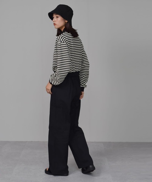 Auntie Rosa(アンティローザ)の「【Shoowtime】ワイド カーゴ パンツ wide cargo pants(カーゴパンツ・レディース・ブラック/チャコールグレー・SMALL/LARGE/MEDIUM)」の10枚目の写真