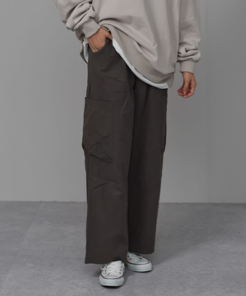 Auntie Rosa(アンティローザ)の「【Shoowtime】ワイド カーゴ パンツ wide cargo pants(カーゴパンツ・レディース・ブラック/チャコールグレー・SMALL/LARGE/MEDIUM)」の12枚目の写真