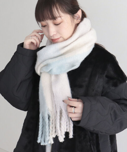 fredy emue（フレディエミュ）の「チェックブークレーストール（ストール/ショール・レディース・ブルー系その他/ベージュ系その他/ピンク系その他/ブラック系その他・FREE）」の4枚目の写真