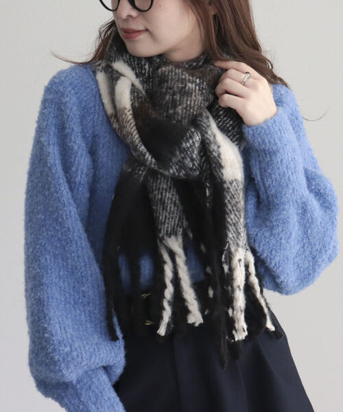 fredy emue（フレディエミュ）の「チェックブークレーストール（ストール/ショール・レディース・ブルー系その他/ベージュ系その他/ピンク系その他/ブラック系その他・FREE）」の9枚目の写真