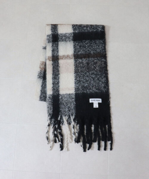 fredy emue（フレディエミュ）の「チェックブークレーストール（ストール/ショール・レディース・ブルー系その他/ベージュ系その他/ピンク系その他/ブラック系その他・FREE）」の14枚目の写真