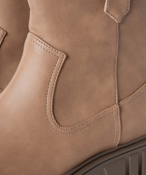 WEGO(ウィゴー)の「WEGO/ボリュームデザインブーツ(ブーツ・レディース・ベージュ/ブラック・MEDIUM/LARGE)」の10枚目の写真