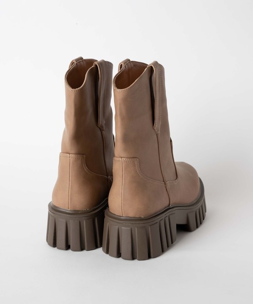 WEGO(ウィゴー)の「WEGO/ボリュームデザインブーツ(ブーツ・レディース・ベージュ/ブラック・MEDIUM/LARGE)」の14枚目の写真