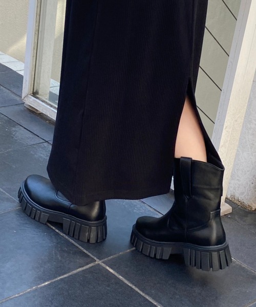 WEGO(ウィゴー)の「WEGO/ボリュームデザインブーツ(ブーツ・レディース・ベージュ/ブラック・MEDIUM/LARGE)」の3枚目の写真