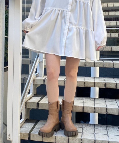 WEGO(ウィゴー)の「WEGO/ボリュームデザインブーツ(ブーツ・レディース・ベージュ/ブラック・MEDIUM/LARGE)」の8枚目の写真