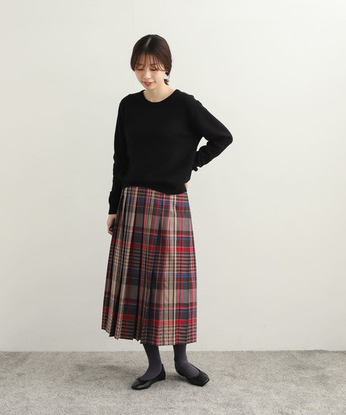 URBAN RESEARCH DOORS（アーバンリサーチドアーズ）の「クルーネックコンパクトKNIT（ニット/セーター・レディース・ロイヤルブルー/レッド/オフホワイト/ブラック・MEDIUM）」の9枚目の写真
