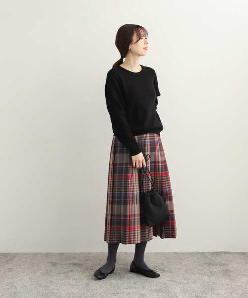 URBAN RESEARCH DOORS（アーバンリサーチドアーズ）の「クルーネックコンパクトKNIT（ニット/セーター・レディース・ロイヤルブルー/レッド/オフホワイト/ブラック・MEDIUM）」の10枚目の写真