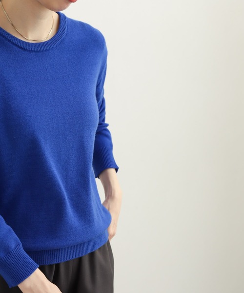 URBAN RESEARCH DOORS（アーバンリサーチドアーズ）の「クルーネックコンパクトKNIT（ニット/セーター・レディース・ロイヤルブルー/レッド/オフホワイト/ブラック・MEDIUM）」の14枚目の写真