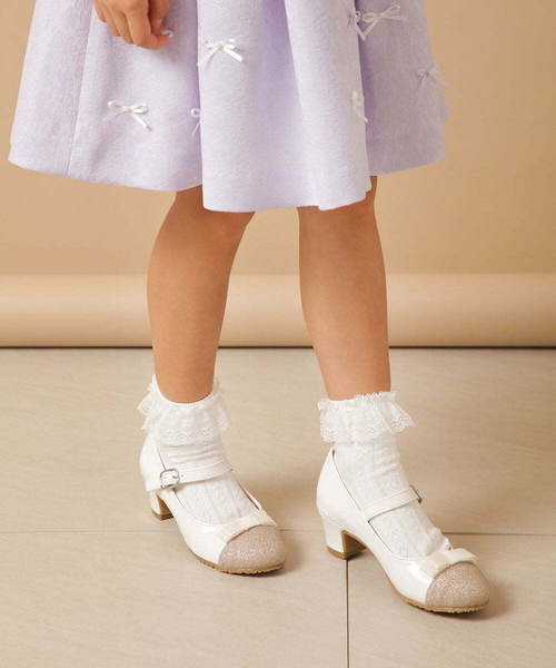 a.v.v（アーヴェヴェ）の「[KIDS]リボンヒールパンプス[WEB限定サイズ]（パンプス・キッズ・ブラック/アイボリー・19/20/18）」の18枚目の写真
