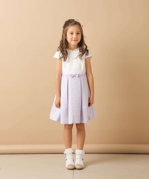 a.v.v（アーヴェヴェ）の「[KIDS]リボンヒールパンプス[WEB限定サイズ]（パンプス・キッズ・ブラック/アイボリー・19/20/18）」の13枚目の写真